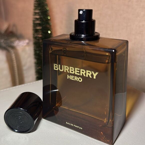 Burberry Hero Eau de Parfum - Sophistication in Every Drop (3.3 fl oz) - Picture 13 of 17